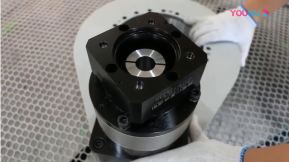 直齒驅(qū)動(dòng)(齒輪式回轉(zhuǎn)驅(qū)動(dòng))配行星減速機(jī) 直齒驅(qū)動(dòng)(齒輪式回轉(zhuǎn)驅(qū)動(dòng))配行星減速機(jī)